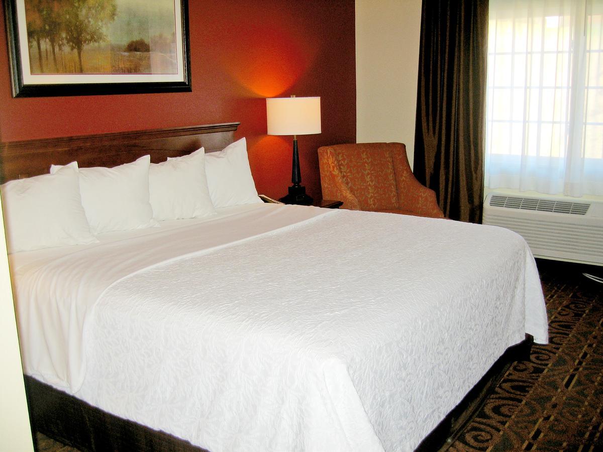 Savanna Inn & Suites Eksteriør bilde